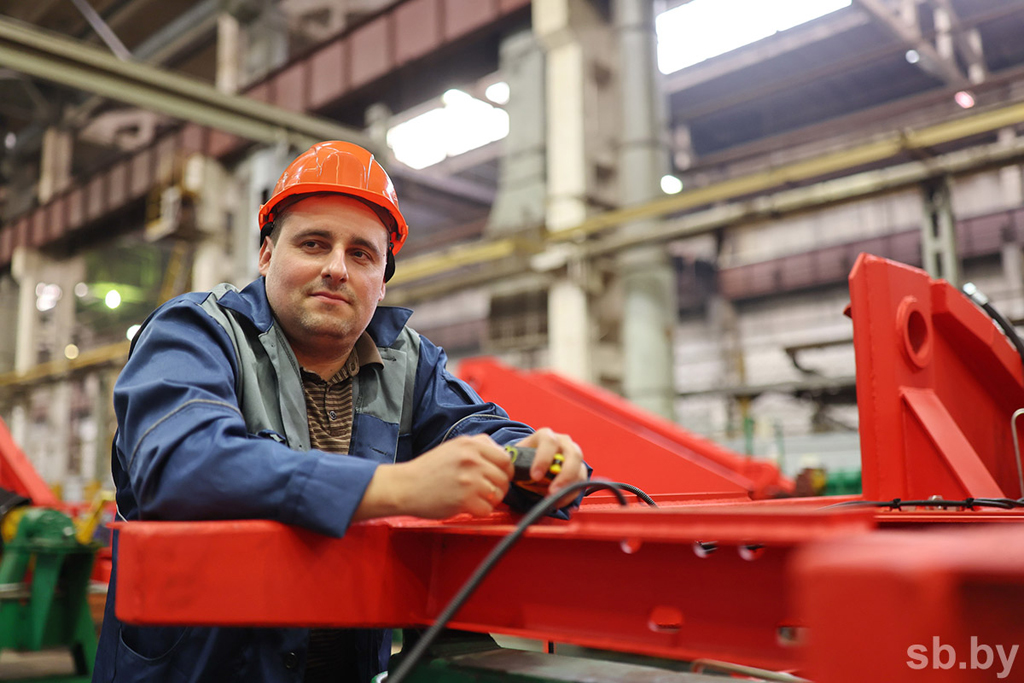 The Mogilevtransmash plant relies on electric transport, cooperation with science and creative specialists