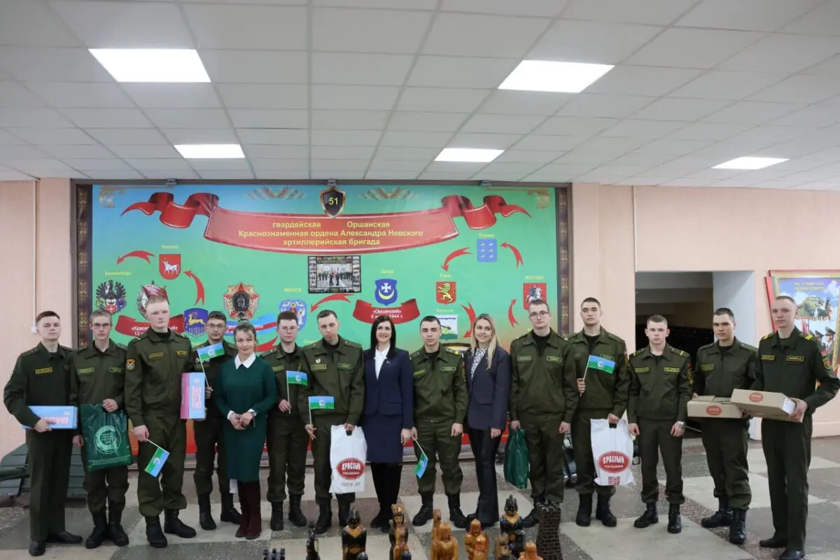 Профсоюз поздравил военнослужащих Осиповичского гарнизона