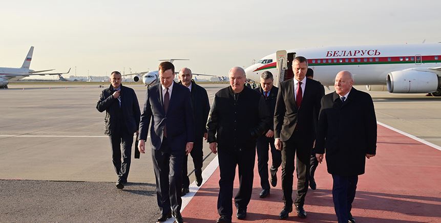 Лукашенко прилетел в Москву на встречу с Путиным и на заседание ВГС