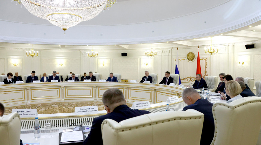 Трамваі, самазвалы і трактары. Як Беларусь і Новасібірская вобласць супрацоўнічаюць у машынабудаванні