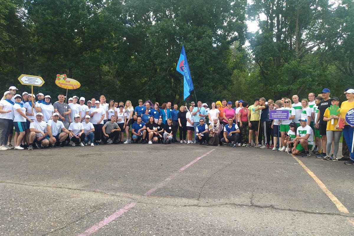 In Klimovichi
district, the leadership of the district executive committee and "belaya
rus" met with youth