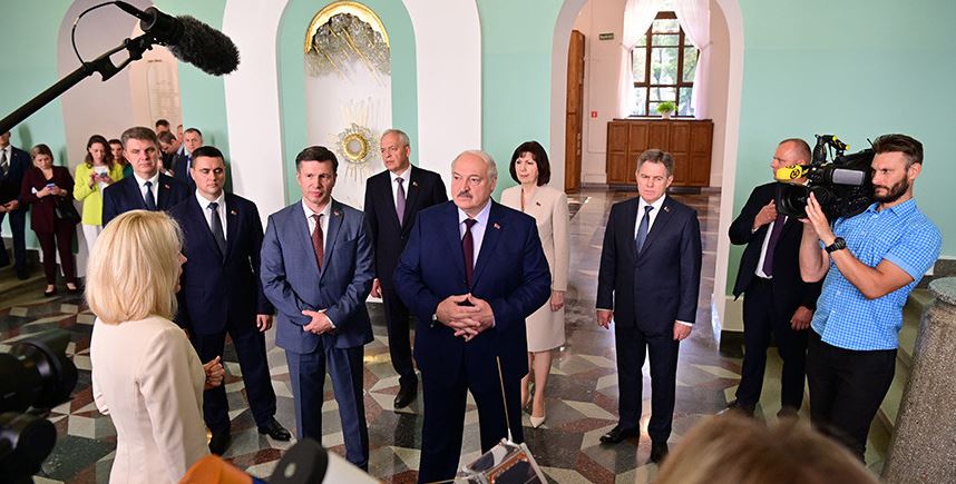 Лукашенко поручил на осень-зиму спланировать его работу в вузах