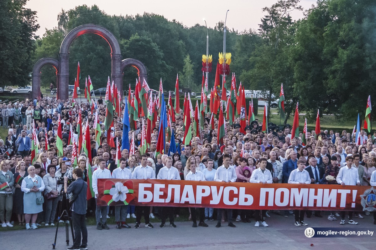 Во время патриотической акции "Звон скорби" был дан старт международному патриотическому проекту "Дорогами памяти и славы"
