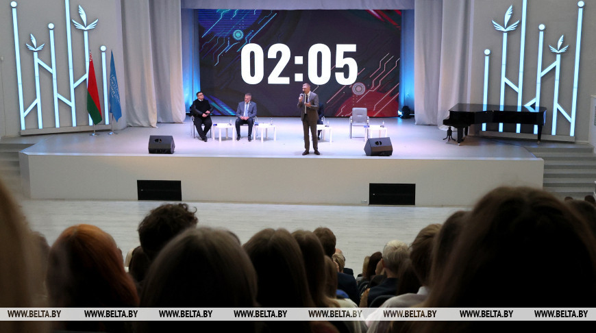 Молодежь сегодня другая? О роли молодого поколения порассуждали на акции "Беларусь адзіная" в Витебске