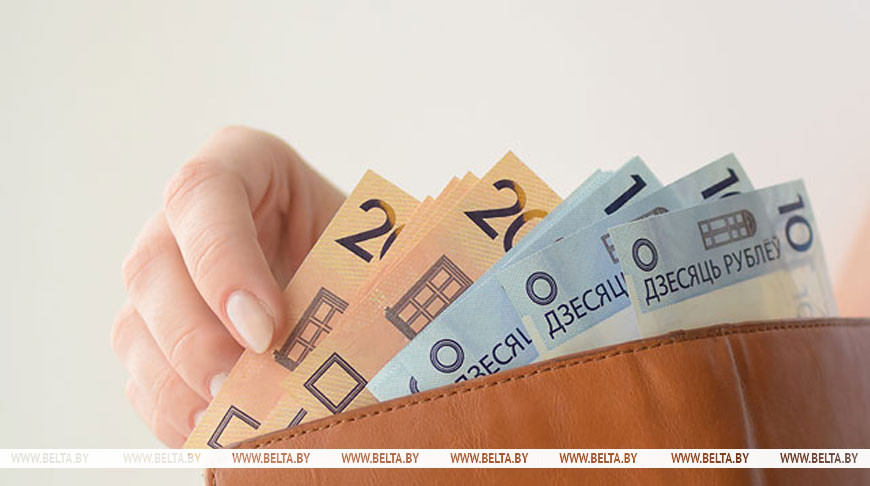 Мінімальная зарплата ў Беларусі з 1 студзеня вырасце на 18 працэнтаў 