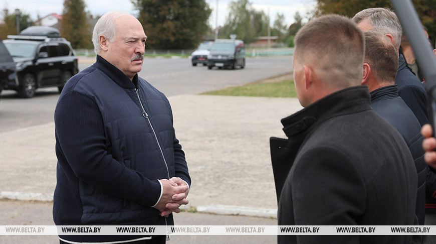 Аляксандр Лукашэнка зрабіў рабочую паездку ў Шклоўскі раён Магілёўскай вобласці