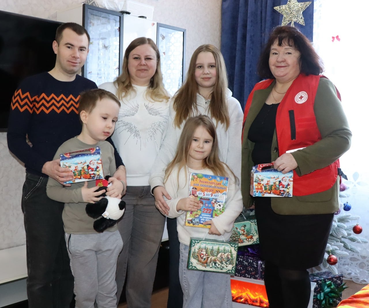 Продолжается новогодняя благотворительная кампания «Елка желаний», организованная Белорусским Красным Крестом