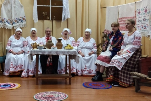 У
аграгарадку дужаўка рэканструявалі старажытны абрад «піліпаўскія запусты»