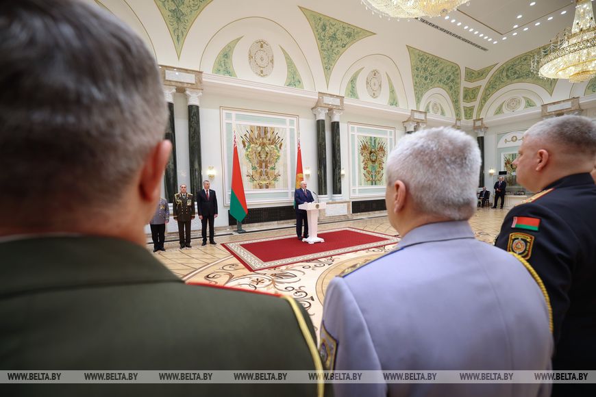 Александр Лукашенко: в ближайшие пару лет в Беларуси полностью решат квартирный вопрос всех людей в погонах