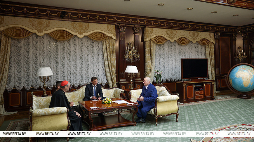 Лукашенко и спецпосланник Папы Римского Гуджеротти подтвердили важность диалога для взаимопонимания в мире 