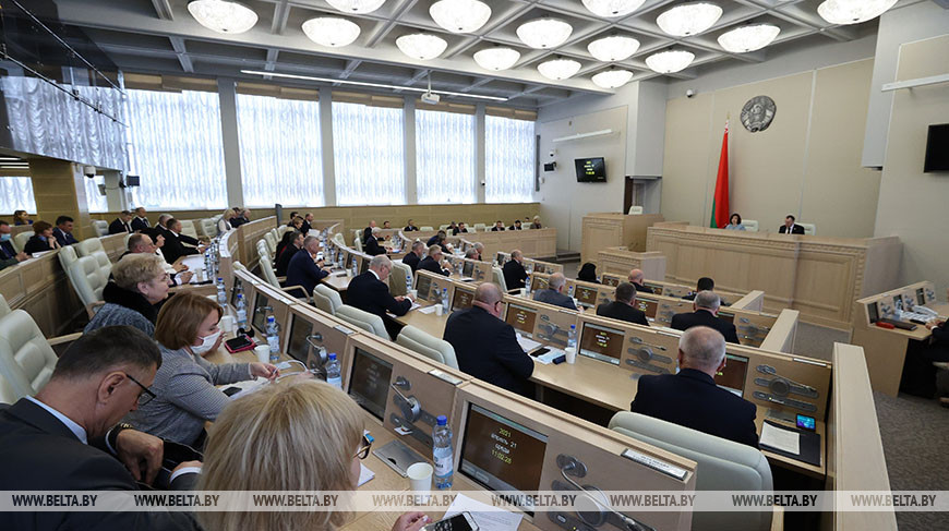 Сенаторы одобрили поправки в законы по вопросам противодействия экстремизму