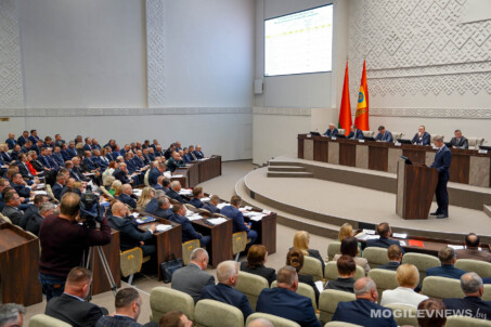 Показатели и перспективы: в Могилевском облисполкоме рассмотрено развитие региона за девять месяцев