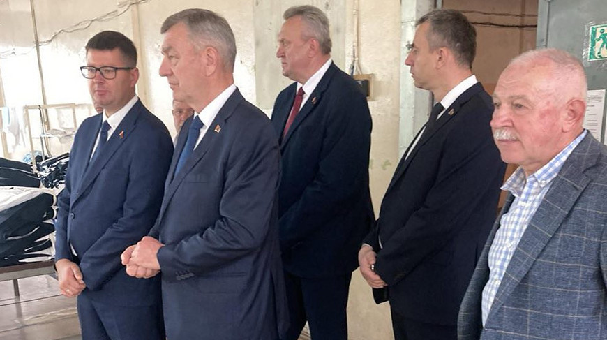 Юрый Назараў: у Бабруйскай фабрыкі мастацкіх вырабаў вялікі патэнцыял для росту аб'ёмаў вытворчасці