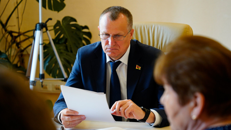 Анатолий Исаченко провел личный прием граждан: были рассмотрены актуальные вопросы жителей области
