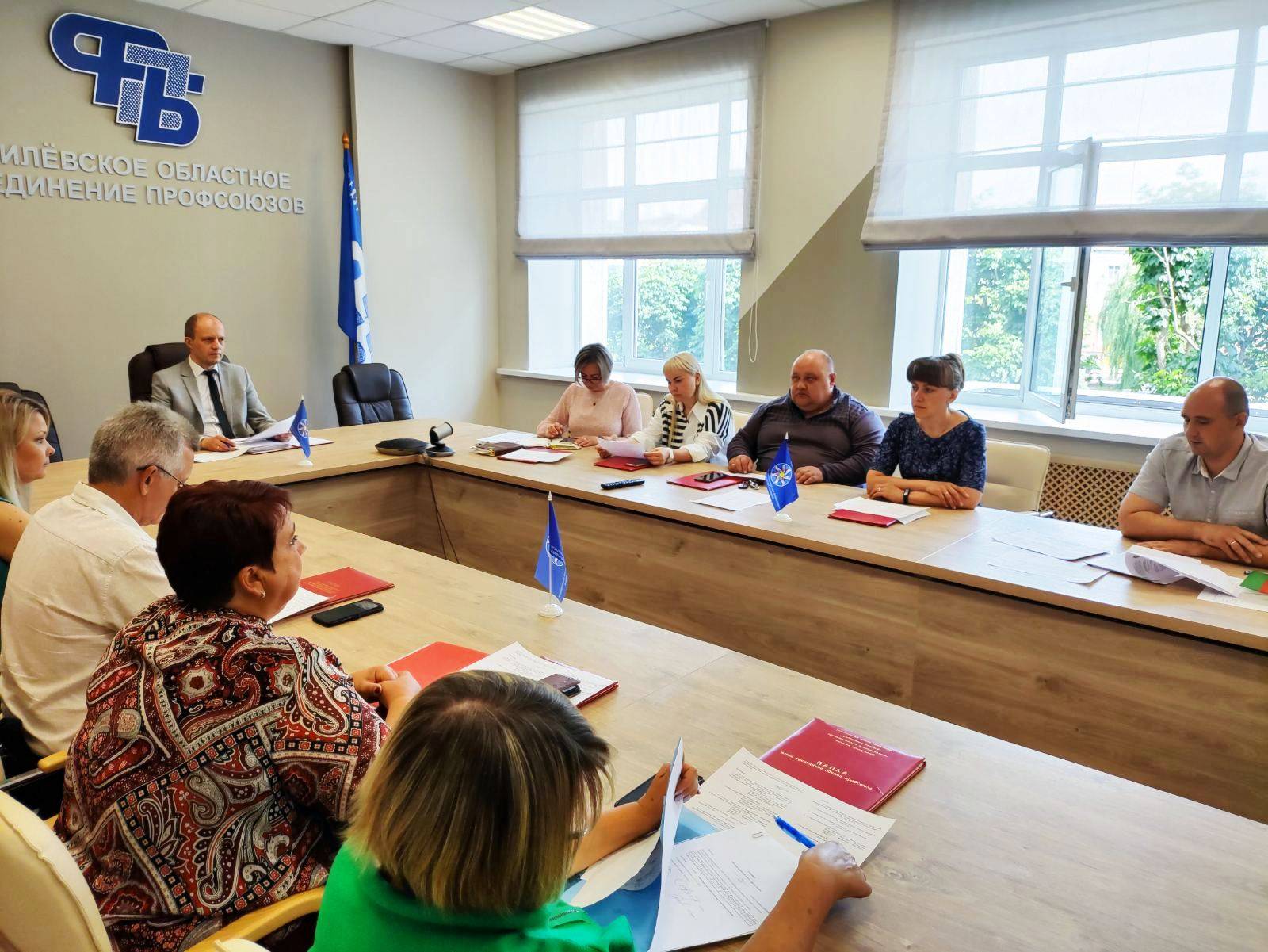 The implementation of the Directive of the President of Belarus No. 1 was discussed at a meeting of the Presidium of the Regional Committee of the Trade Union