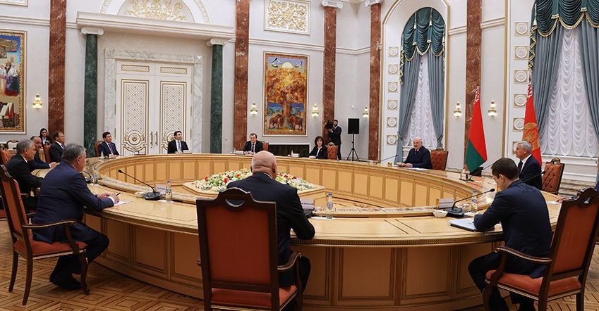 Лукашенко: Беларусь придает особое значение парламентскому измерению в ОДКБ