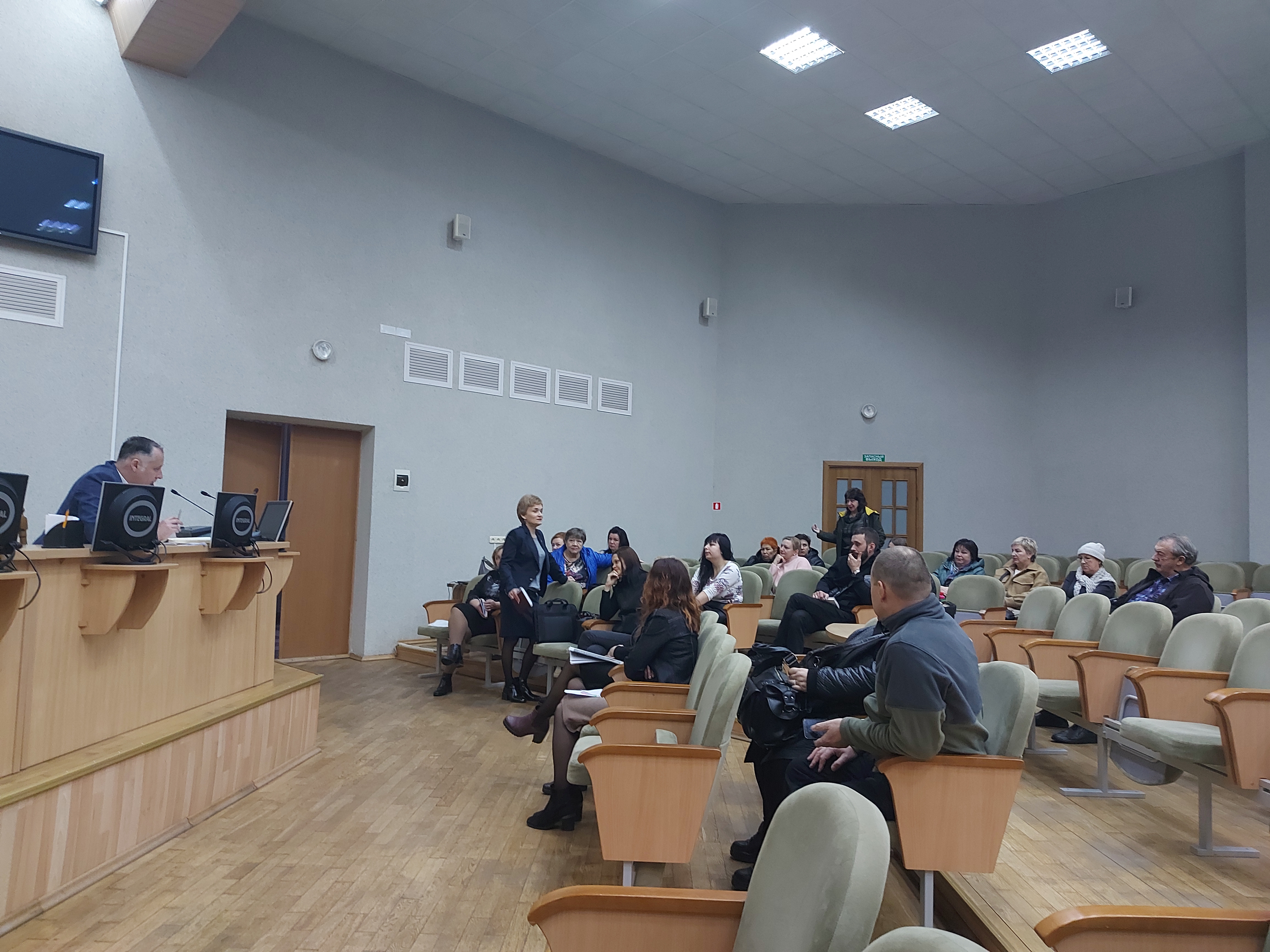 Первый заместитель председателя райисполкома Ананич С.К. и начальник Инспекции по налогам и сборам по Осиповичскому району Папыльченко Е.П. в райисполкоме провели встречу с индивидуальными предпринимателями района  