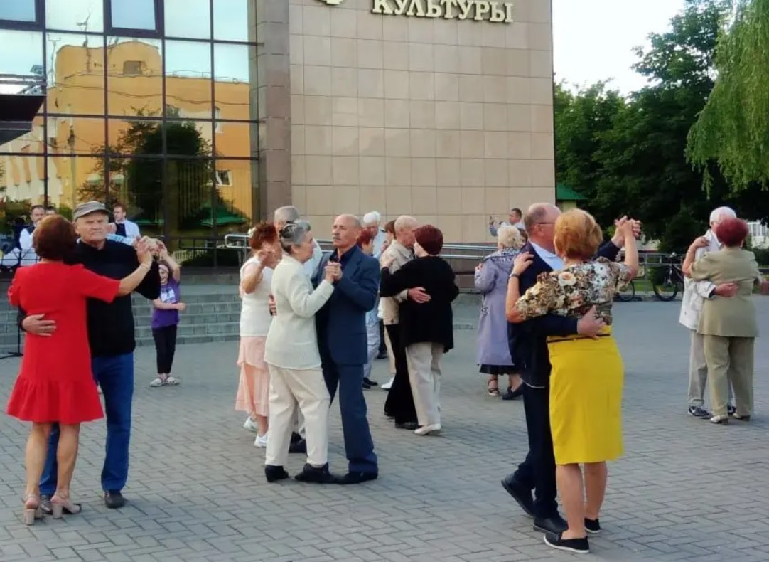 После летнего сезона 1 сентября в районном Центре культуры и досуга возобновляют работу клубные формирования, где любой житель города может найти интересное занятие