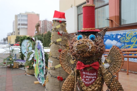 Больш за 20 дэкаратыўных навагодніх скульптур
устанавілі ў цэнтры Магілёва