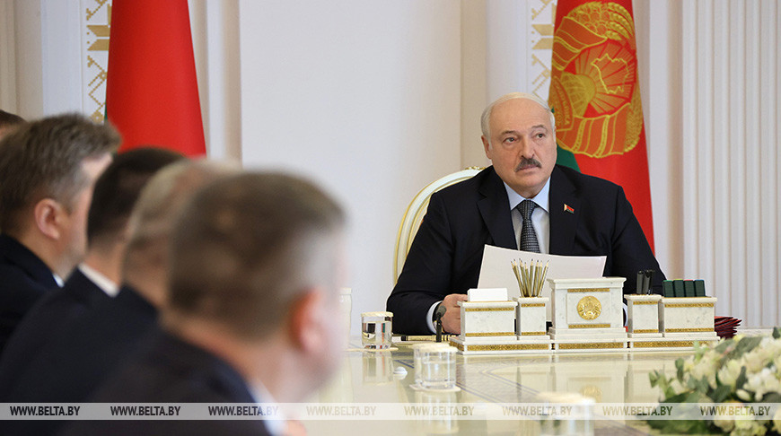 Управленцы местной вертикали, директора предприятий и заместители министров. Сегодня кадровый день у Президента