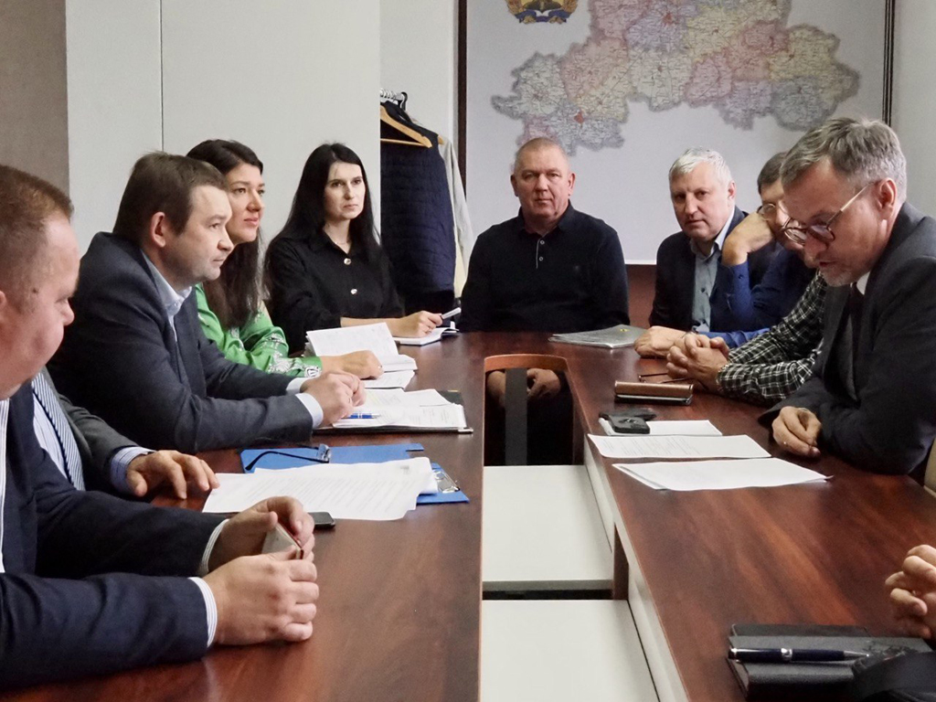 Работу международных перевозчиков в условиях санкций обсудили в Могоблисполкоме