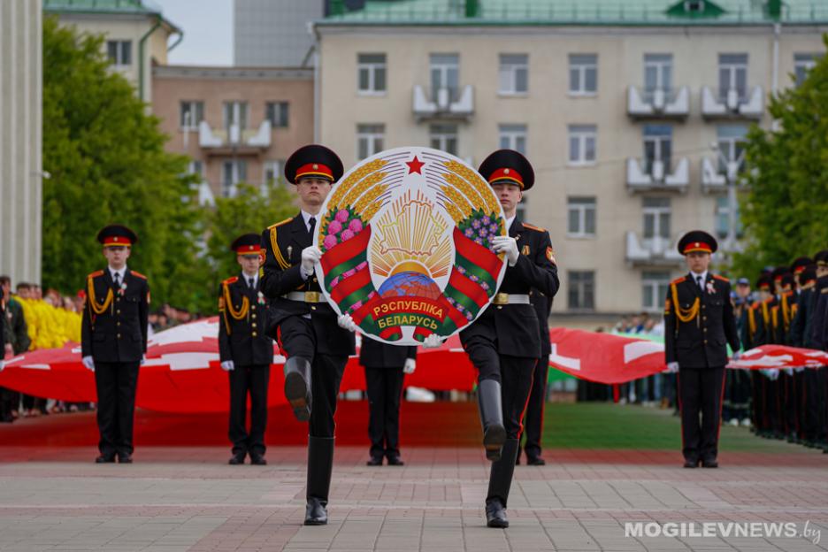 Могилев отметил День государственной символики Республики Беларусь: в торжественной обстановке прозвучали слова о гордости, патриотизме и вере в будущее