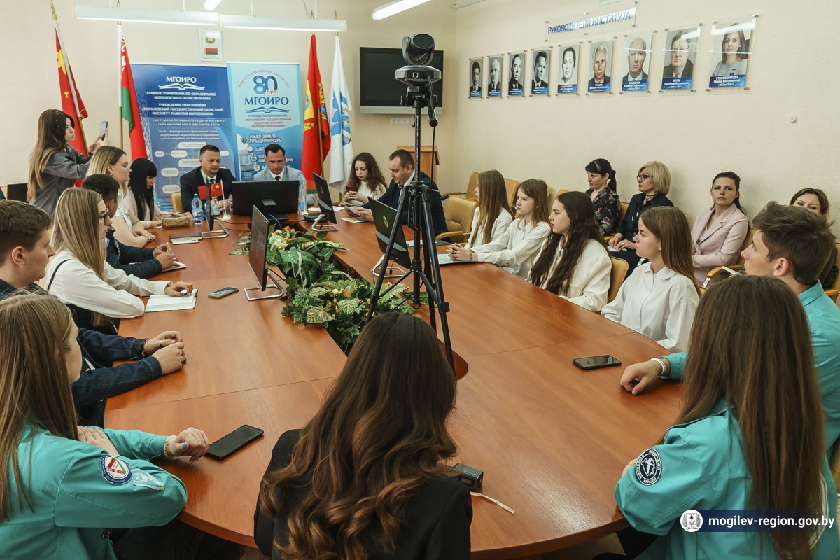 Representatives
of China and Mogilev region discussed cooperation in the fields of education
and youth policy online