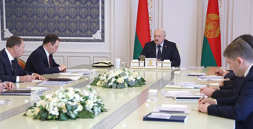 Лукашенко: надо придать новый импульс IT-отрасли, и это касается всех, а не только ПВТ