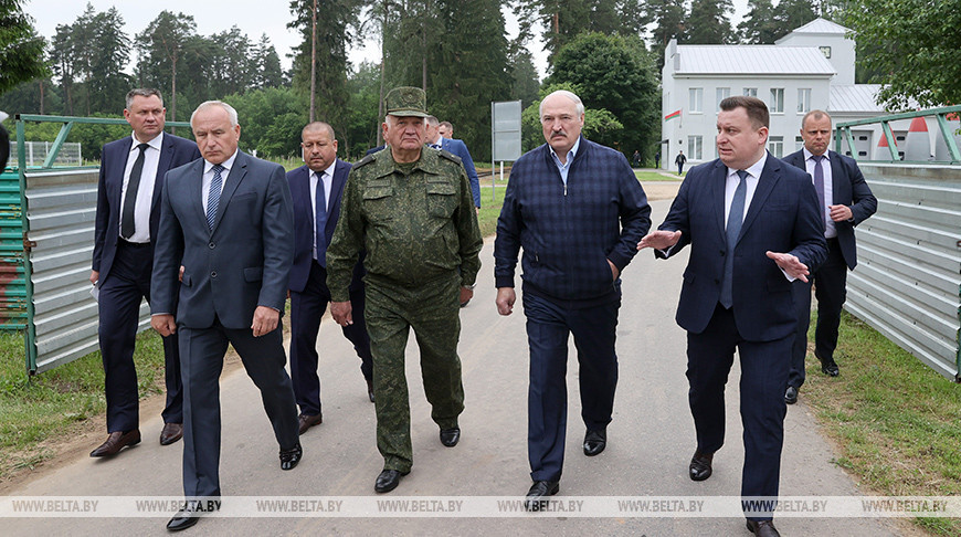 Президент Беларуси ознакомился с производством боеприпасов для стрелкового оружия