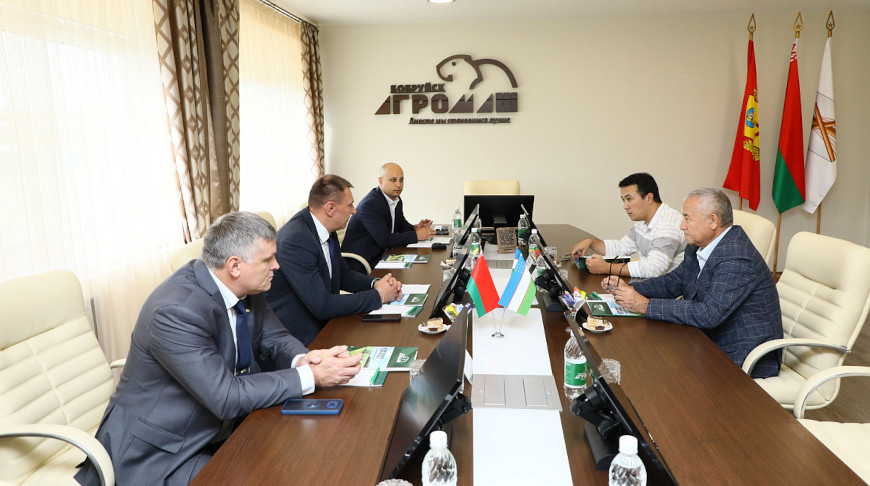 "Бабруйскаграмаш" будзе пашыраць продаж тэхнікі для корманарыхтоўкі і вырошчвання бавоўны ва Узбекістан 