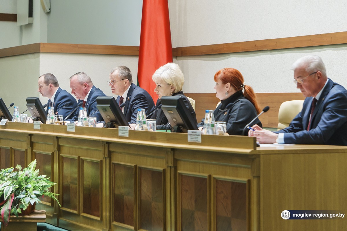 Председатель Могилевского облисполкома Анатолий Исаченко провел заседание облисполкома по кадровой политике