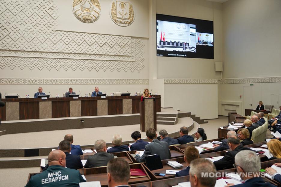 В Могилеве прошла очередная сессия областного Совета депутатов. Фото