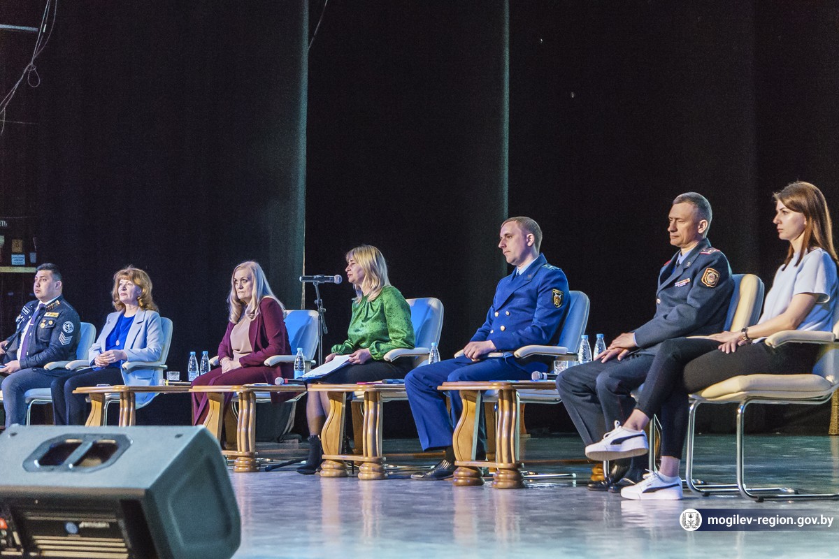 The problem of the development of gambling addiction among minors and ways to solve it were
discussed in Mogilev