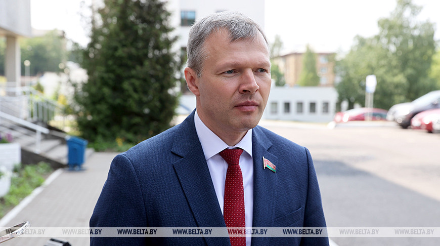Романов: звучащие в акции "Беларусь адзіная" вопросы говорят о зрелости гражданского общества