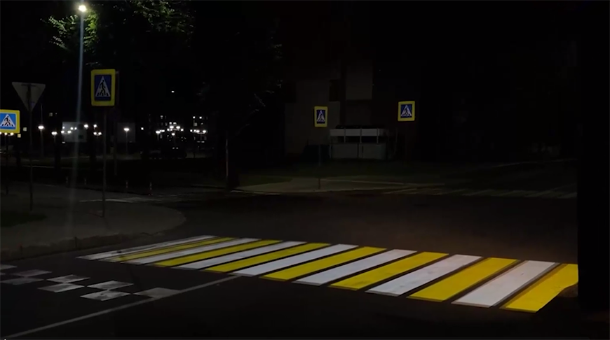 У Магілёўскай вобласці з'явіўся першы праекцыйны пешаходны пераход