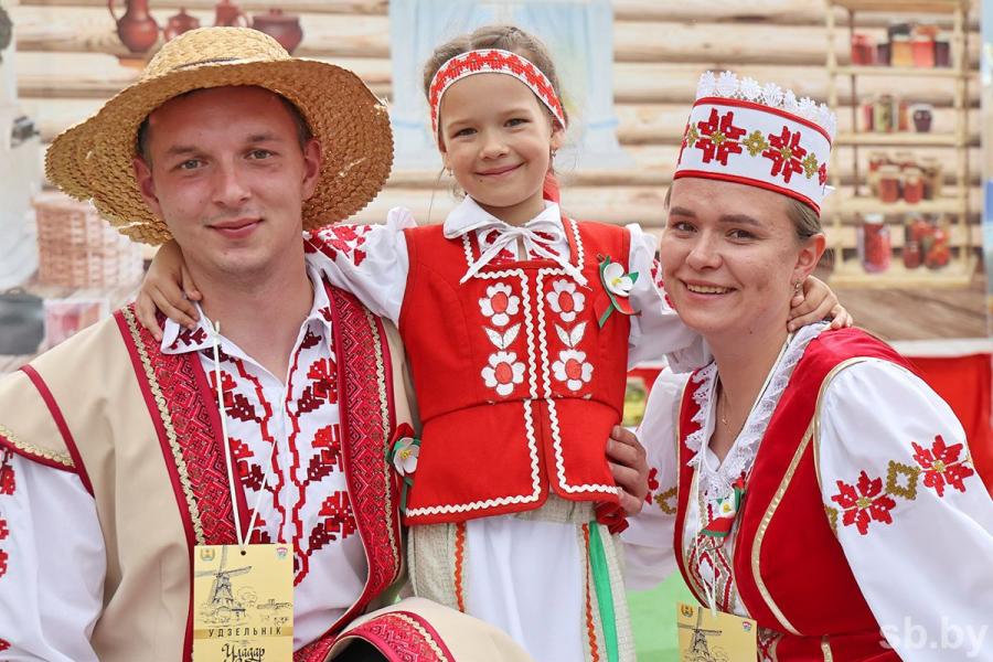 Как построить крепкую семью и стать счастливым — узнали у финалистов «Властелина села» из Могилевской области