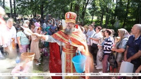 "Тут вылечваюцца душы". "Макавей" адсвяткавалі на Блакітнай крыніцы ў Слаўгарадскім раёне