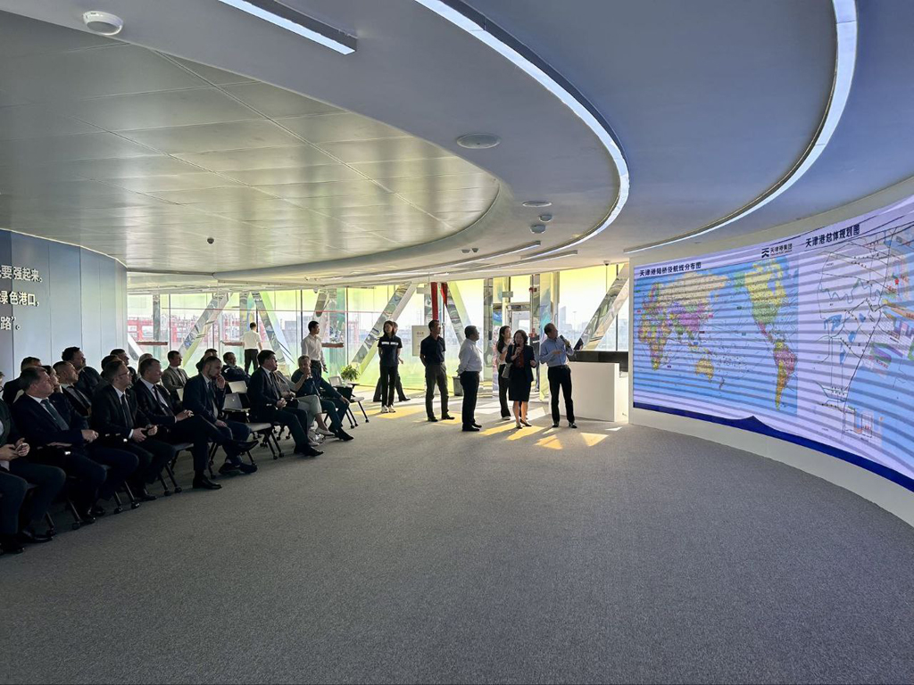 The
business delegation of the Mogilev region got acquainted with the logistics
potential of the chinese seaport