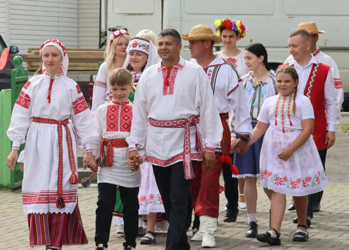 Семейная сплоченность и мастерство: в Вязье прошел районный этап конкурса «Властелин села»